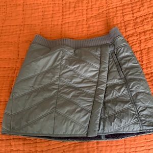 Prana quilted winter skirt gray/blue perfect condition.